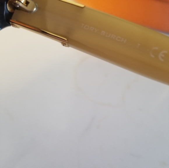 Tory Burch Sun glasses. - Picture 5 of 5